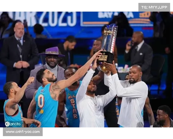 全明星循环赛制：每队进行四场12分钟比赛